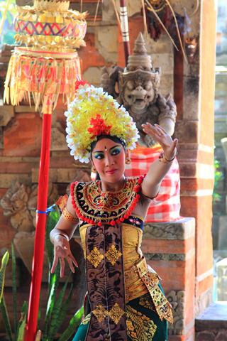 bali indonesia honeymoon guide hindusim dance