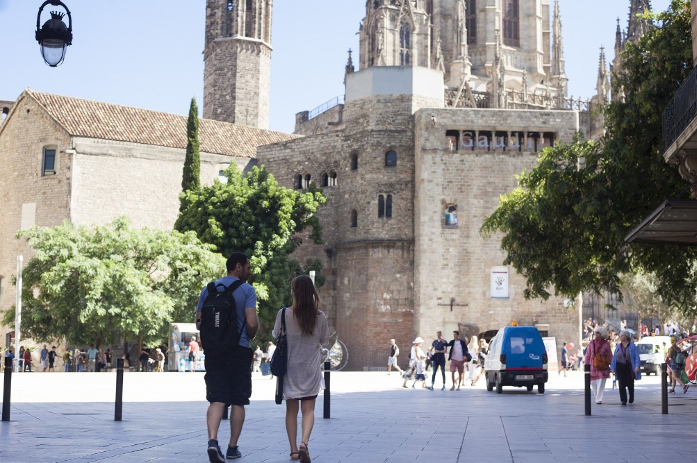 city-tour-streets-barcelona tours spain