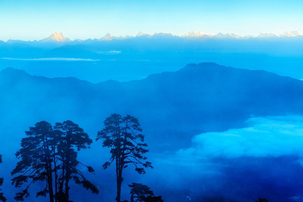 himlaya-morning--bhutan-travel-guide-tourist-attractions-bhutan-travel-photos-pictures