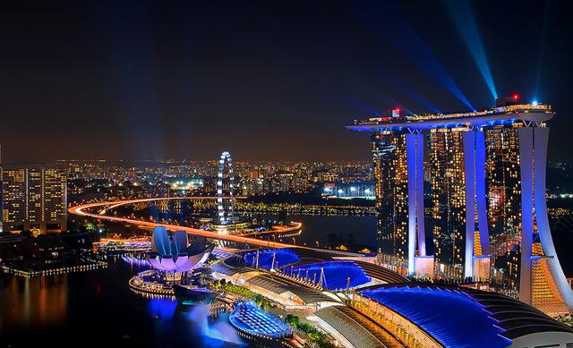 marina bay singapore at night