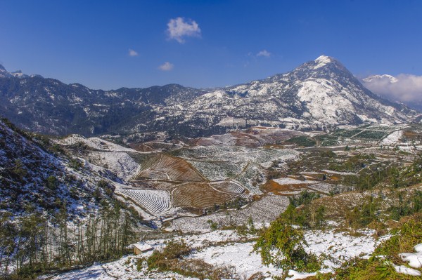 The entire valley is steeped in snow