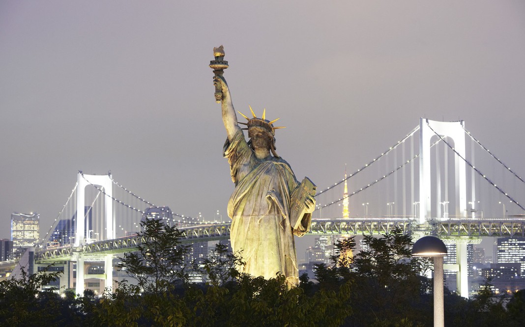 statue-of-liberty-bridge-STATUE-new york usa-2