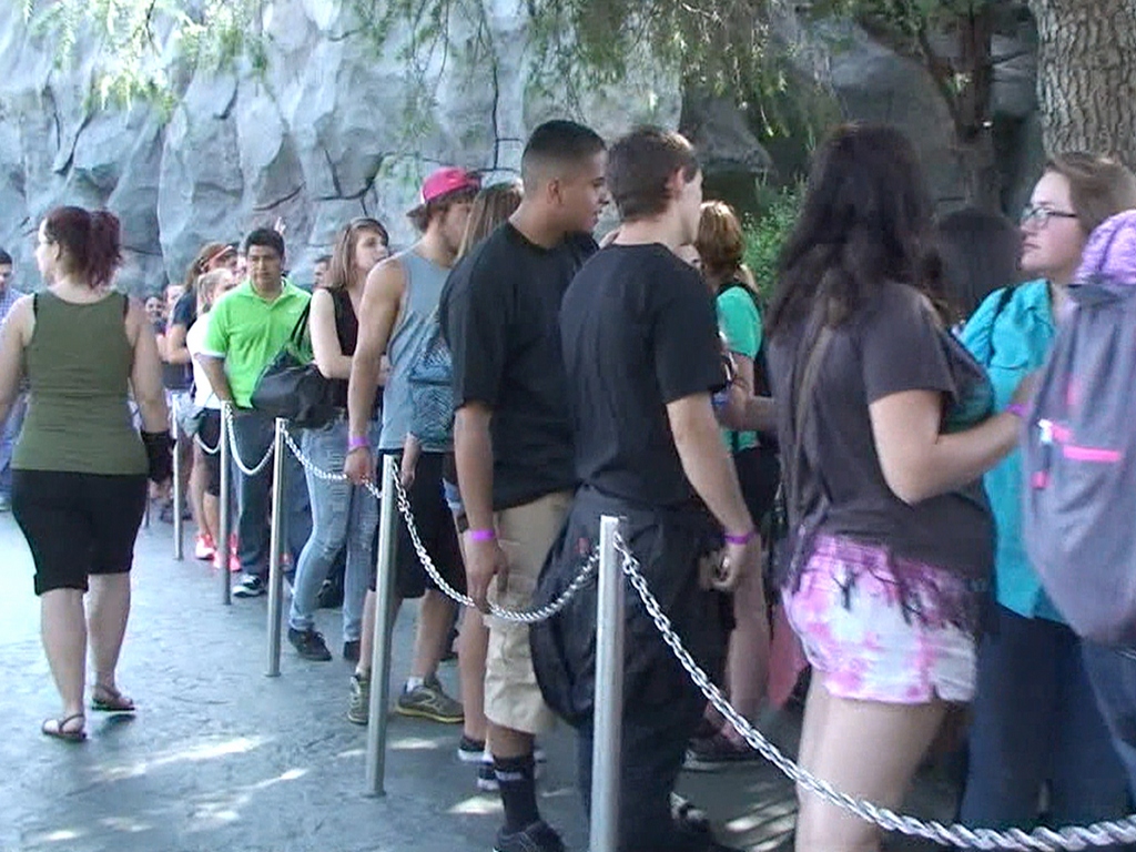 7 tips Waiting in long lines