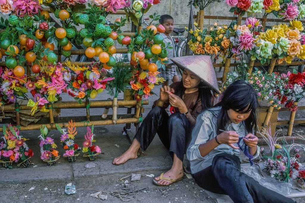 At My Tho’s market in 1969. (Dinh Tuong Province in Vietnam’s Mekong Delta) (scanned colour slide)