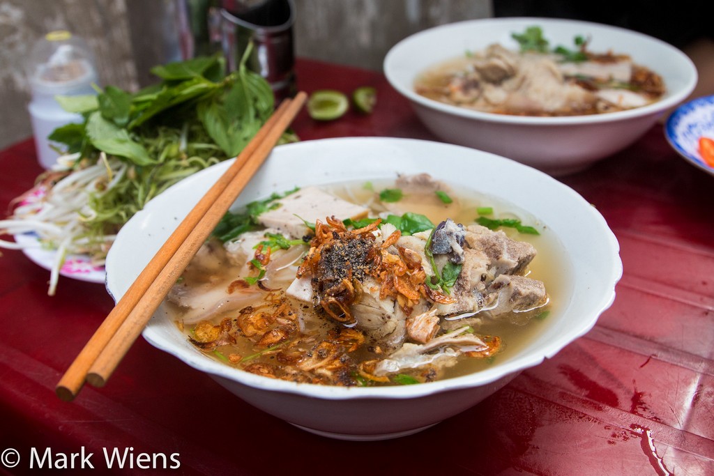 Sai Gon Street Food (Bún mọc)- a simple soothing bowl of Vietnamese noodle