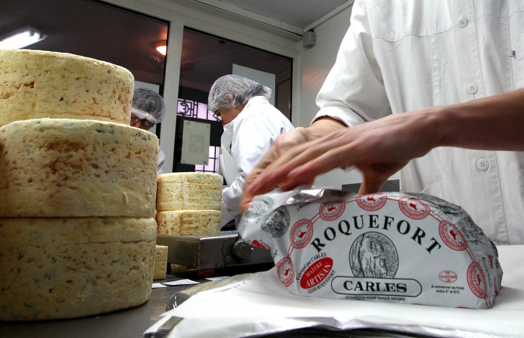 How to make Roquefort Cheese? — The King of cheese in France Living