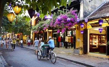 Hoi An photo walks — 10+ beautiful photos show the many sides of life in Hoi An, Vietnam Cyclo in Hoi An Old Town