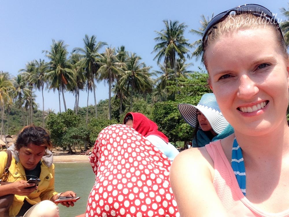 take picture on boat koh tonsay combodia