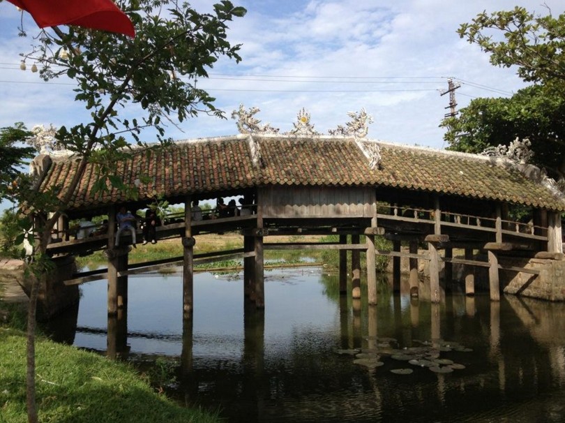 2 thanh toan japanese covered bridge maps address opening hours guide hue tourist attractions b1