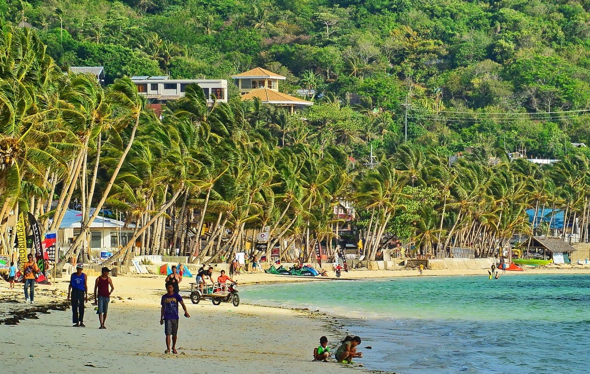 Bulabog Beach. Photo: John Everingham