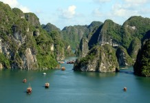 10+ photos show the beauty of Halong Bay from above
