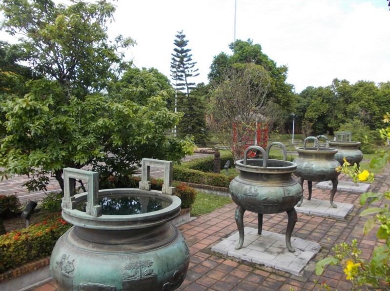 Nine Dynastic Urns-hue imperial citadel maps address opening hours guide hue tourist attractions things to do n1e