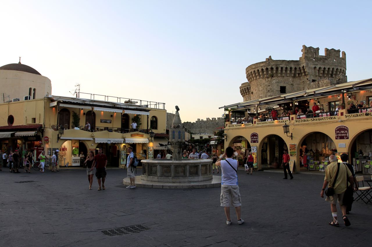 Tourists are very interested in the Old Town Square in Rhodes. Photo: travelphotogallery
