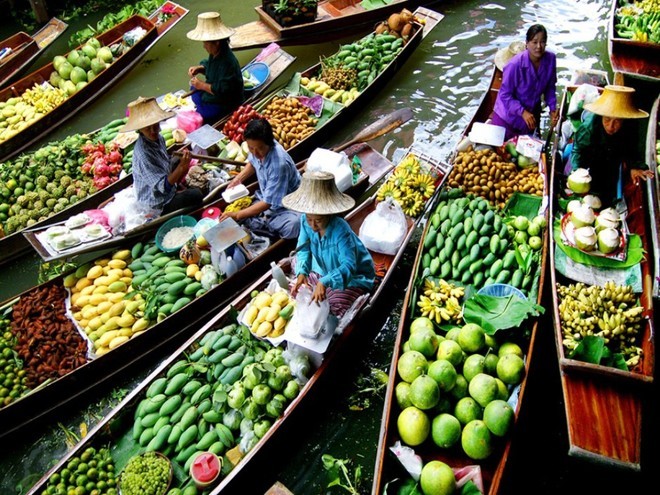 cai rang floating market in can tho