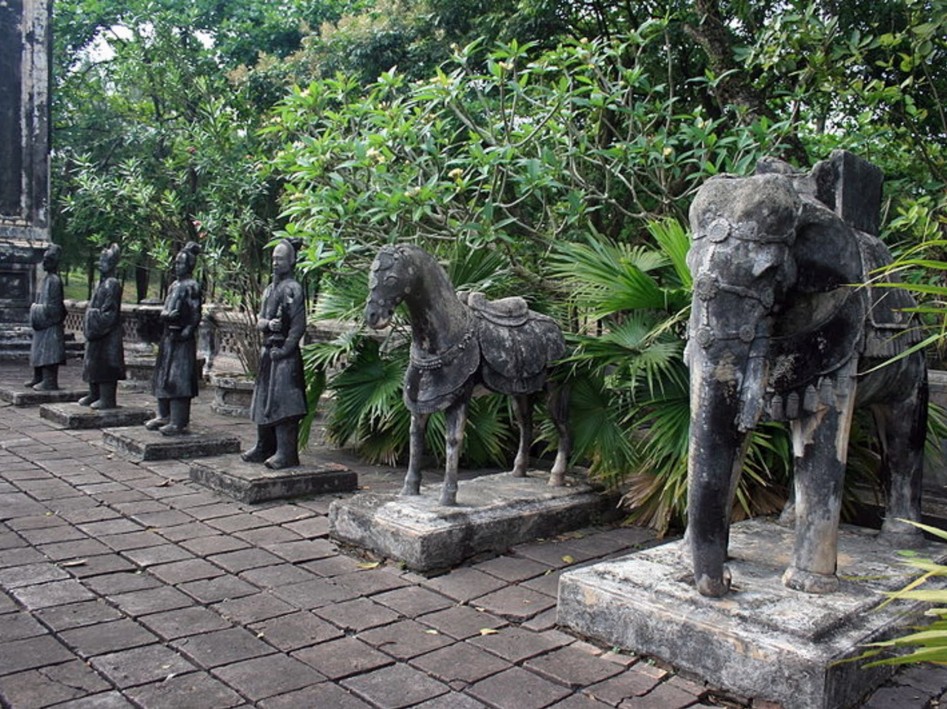 dong khanh tomb imperial hue historic maps address opening hours guide hue tourist attractions things to do g14