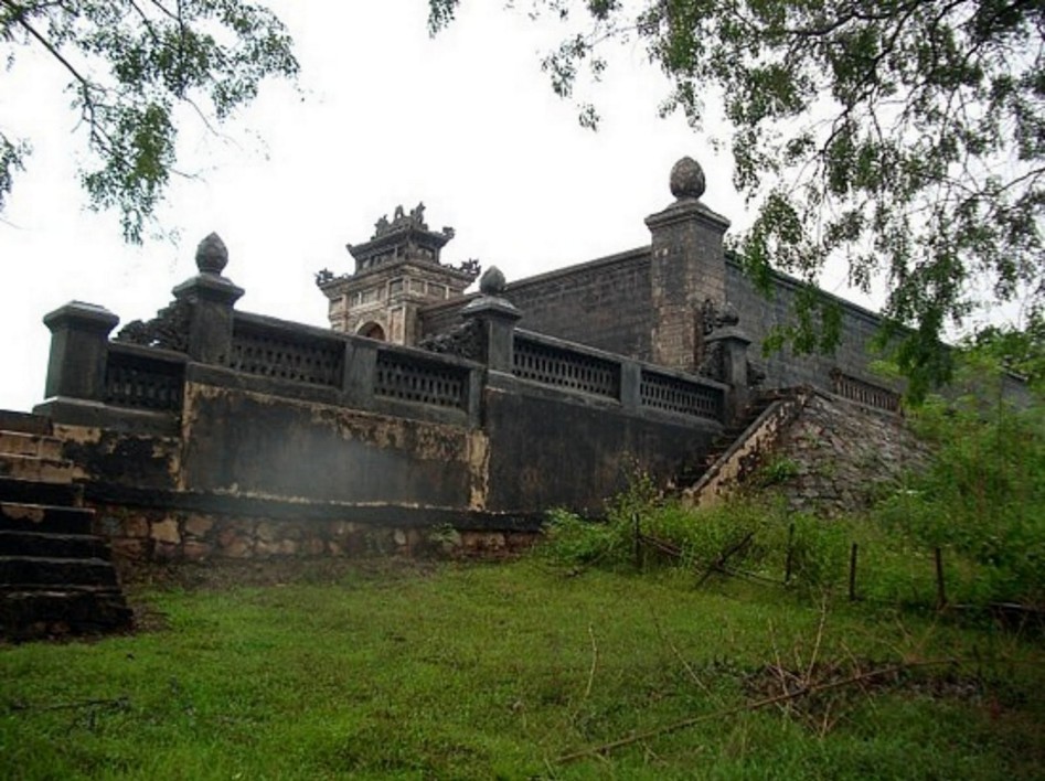 dong khanh tomb imperial hue historic maps address opening hours guide hue tourist attractions things to do gr