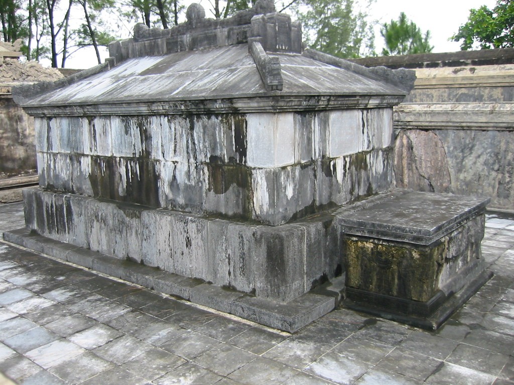 dong khanh tomb imperial hue historic maps address opening hours guide hue tourist attractions things to do t1