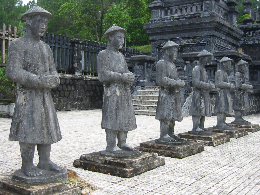 khai-dinh-tomb-imperial-hue-historic-maps-address-opening-hours-guide-hue-tourist-attractions-things-to-do-ve