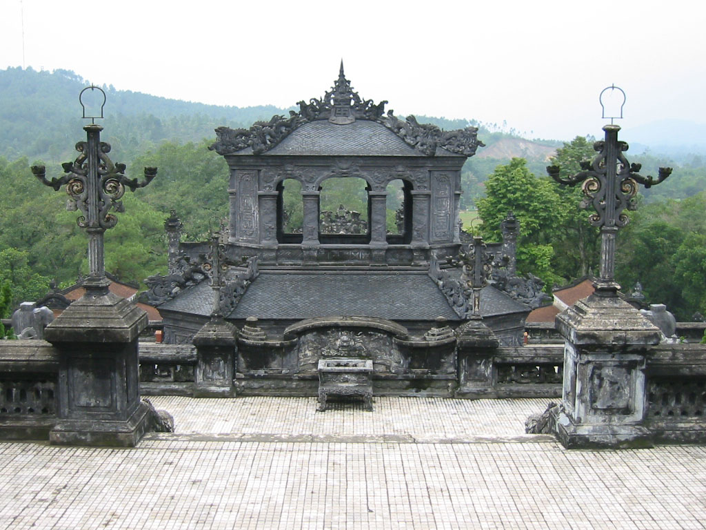 khai-dinh-tomb-imperial-hue-historic-maps-address-opening-hours-guide-hue-tourist-attractions-things-to-do-vr