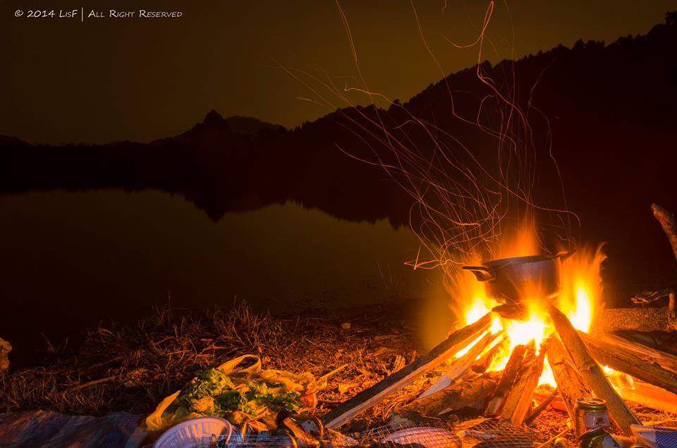 What can be nicer than you and your loved ones gathering around the bonfire in a peaceful quiet atmosphere of Cham Island Photo: LisF