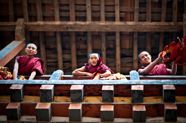 monks bhutan travel guide