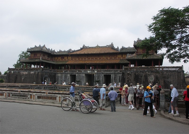 noon gate ngo mon-hue imperial citadel maps address opening hours guide hue tourist attractions things to do n3