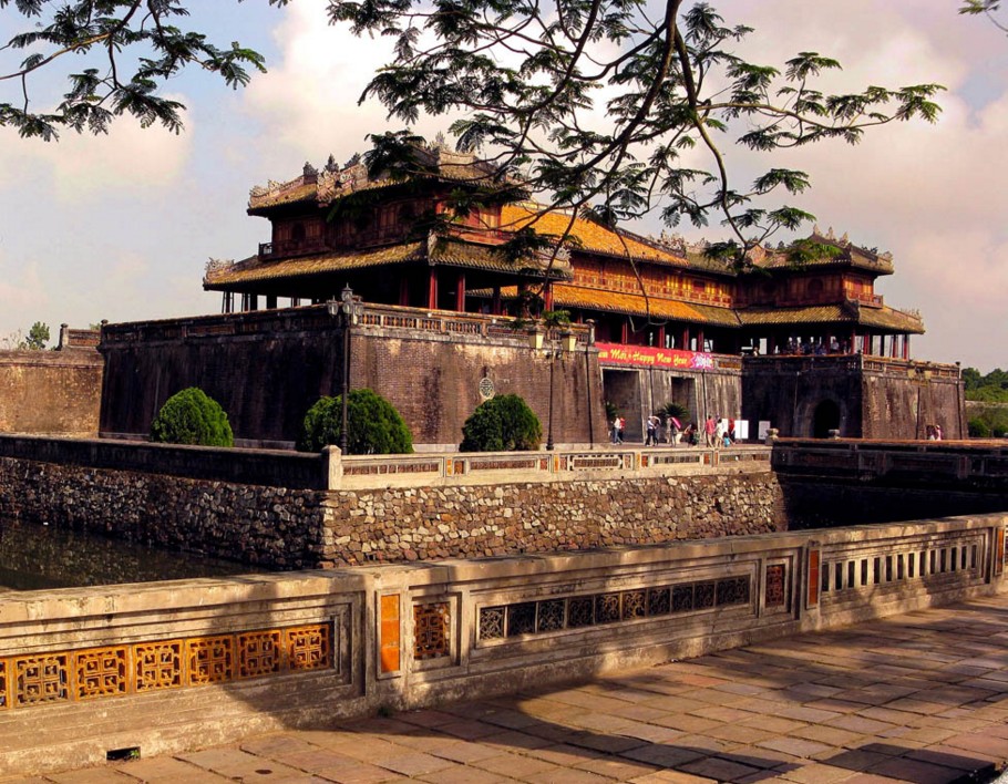 noon gate ngo mon-hue imperial citadel maps address opening hours guide hue tourist attractions things to do n5