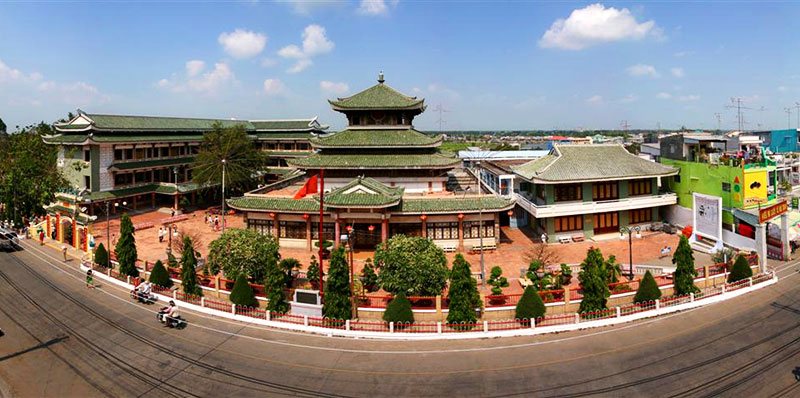 overview of Ba Chua Xu 4 temple An Giang Vietnam travel guide