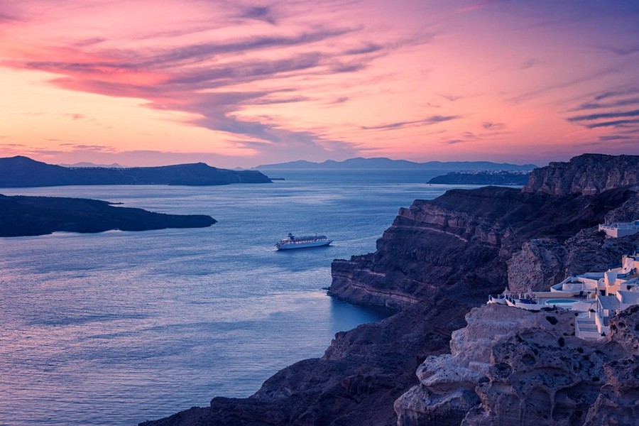 santorini island photo, greece Picture: European honeymoon destinations ideas blog.