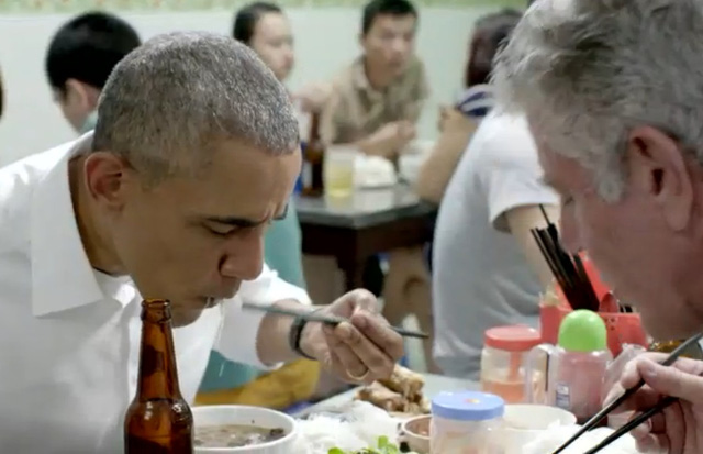 Obama anthony bourdain dines bun cha noodles at huong lien in hanoi vietnam