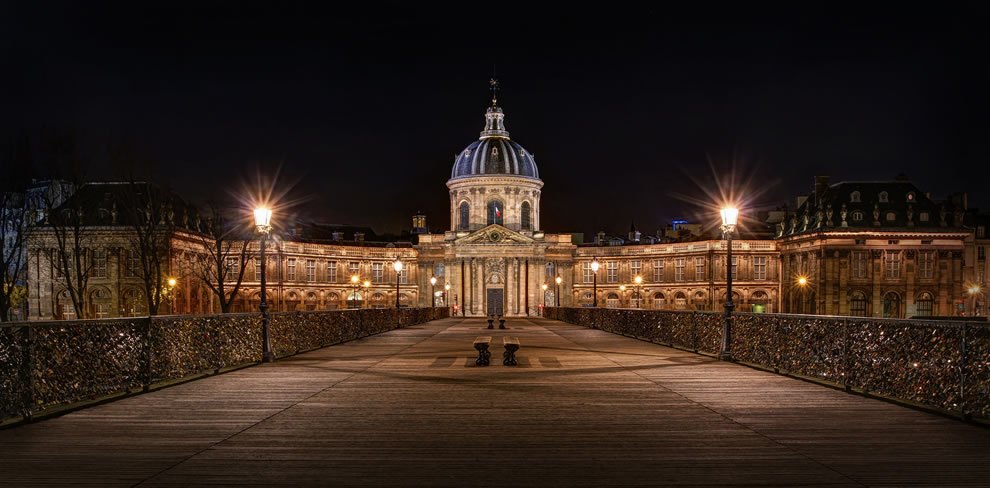 Institut-de-France-and-love-padlocks Love locks around the world