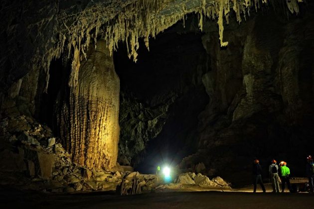 en cave phong nha ke bang national park adventure trip (1)