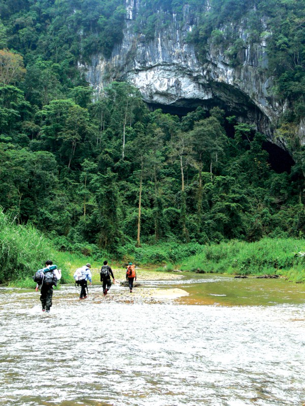 hang son doong cave phong nha ke bang national park vietnam trip tours