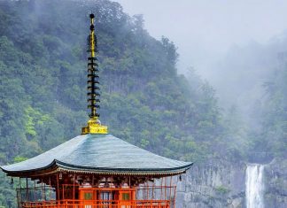 The Pagoda Of Seigantoji And Nachi No Taki Waterfall amazing-places-japan
