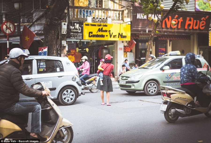 hanoi old quarter photos mate valtr photography vietnam 18