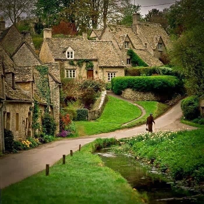 Bibury most beautiful charming ancient village in England the world photos photography uk (27)