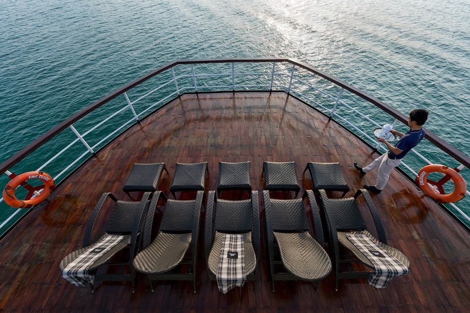 Emeraude Classic cruise, luxury cruises, halong bay, vietnam