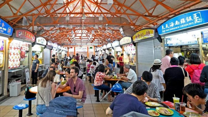 Tasting Hainanese chicken rice – One of the most Singaporean famous ...