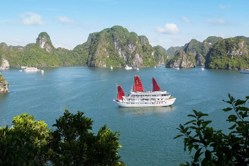 Syrena Cruises, luxury cruises, halong bay, vietnam