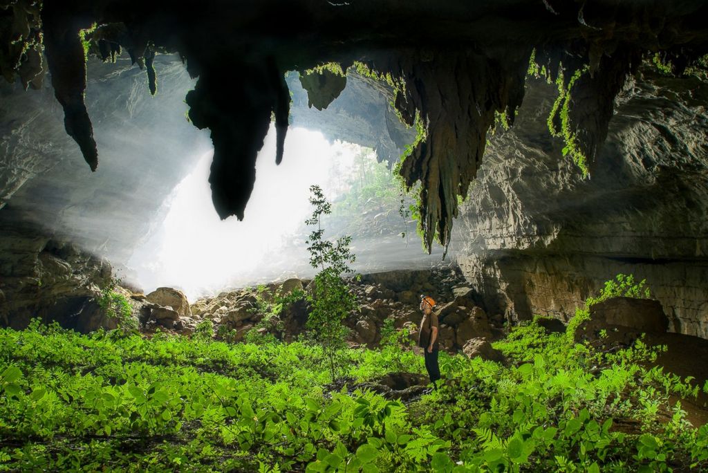 Tham Khoun Xe Cave of Laos tourist attractions