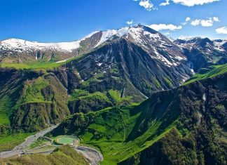 backpacking-in-georgia-land-of-caucasus-mountains beautiful images georgia photo photography travel (1)