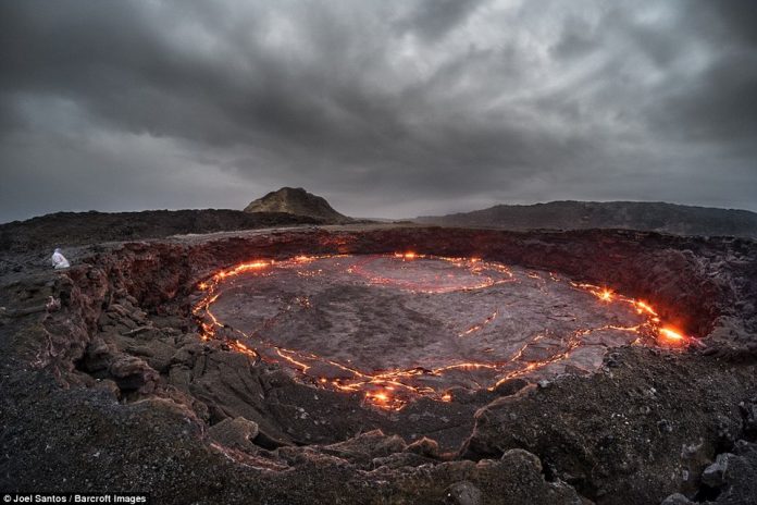 Inside Erta Ale volcano – The gateway of hell of Ethiopia - Living ...