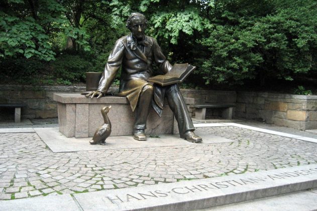 Hans-Christian Anderson statue, central park, new york, us