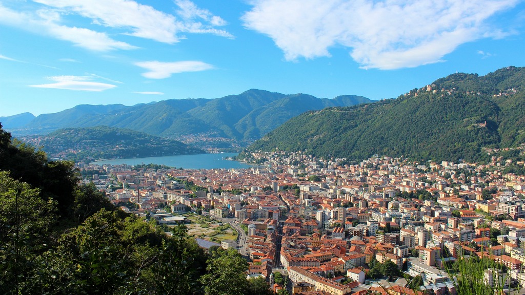 como lake, italy – a peaceful oasis-things to see in autumn-europe