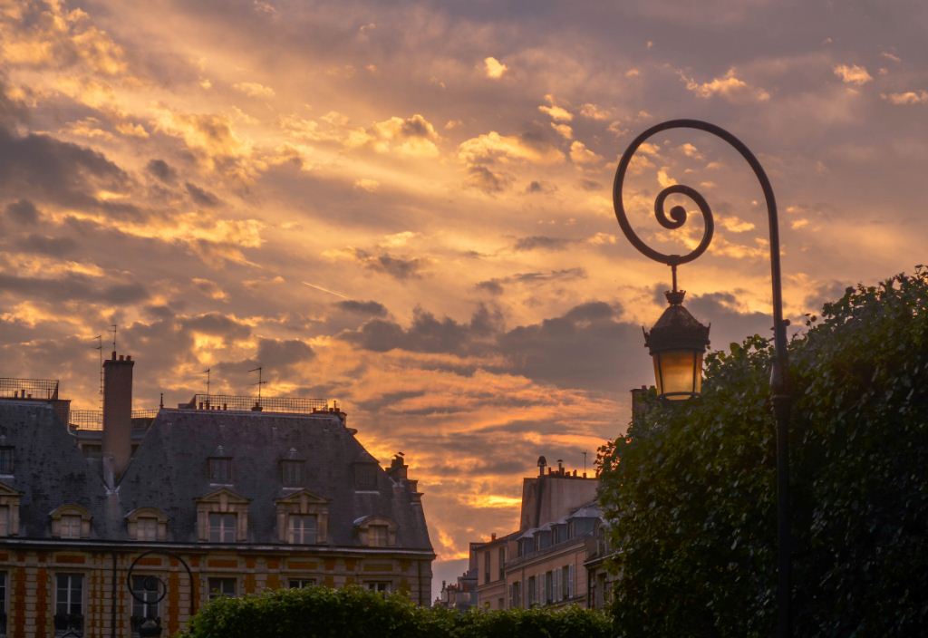 le-marais-paris-sunset