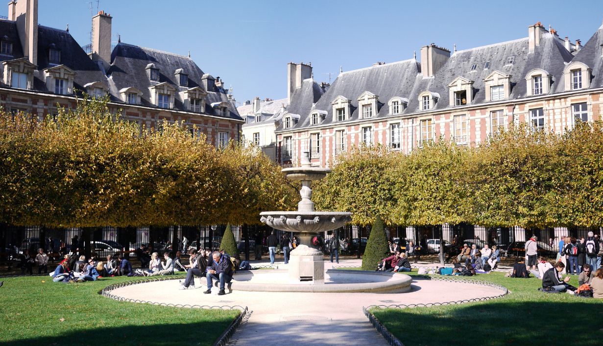 place-de-vosges-paris-square