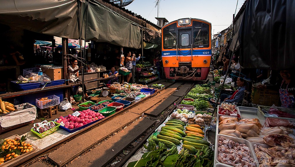 2-amphawa-floating-market-5