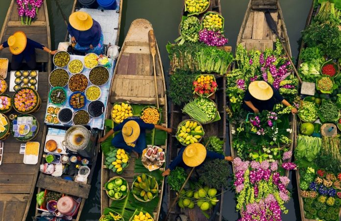 khlong lat mayom Floating Market
