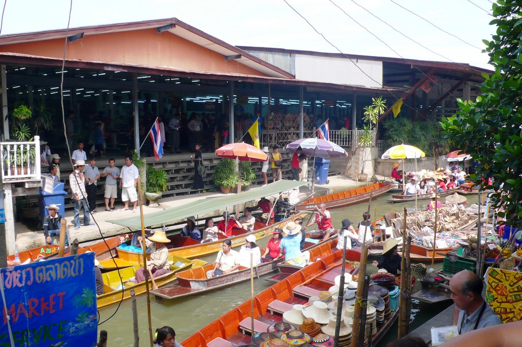 Bang Nam Pheung Floating Market