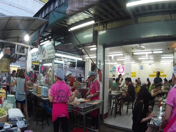 Kaiton Pratunam - Best chicken rice stall in Bangkok